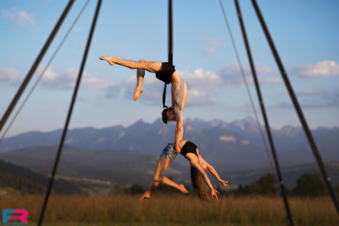 Flying Pole : Elisa Francelin